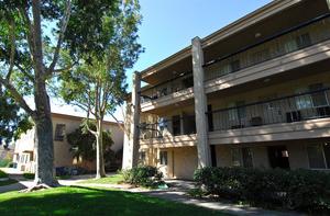 Davis and Harris Apartments exterior.